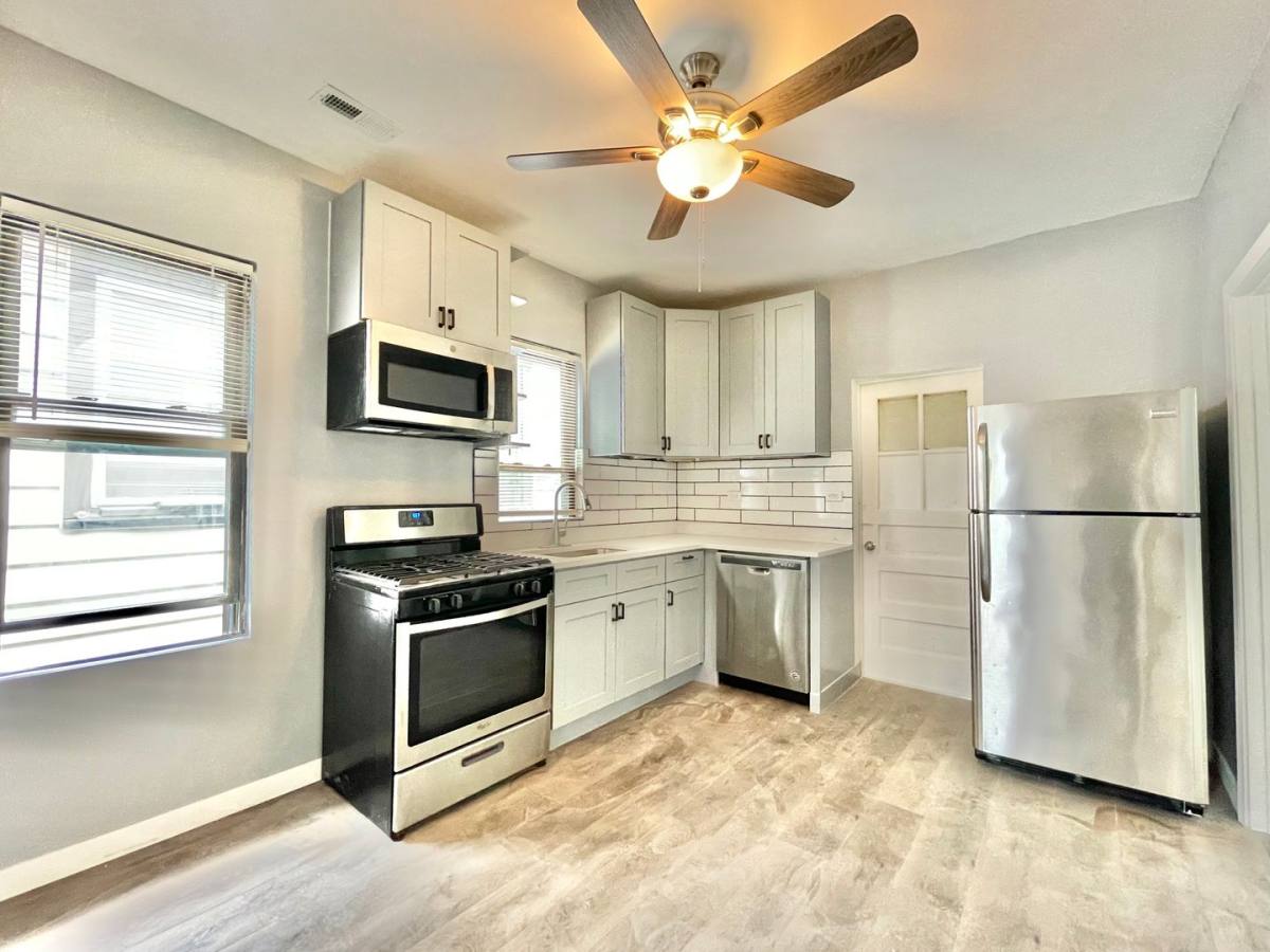 Apartment for rent at 1833 W 21st St, Chicago, IL 60608