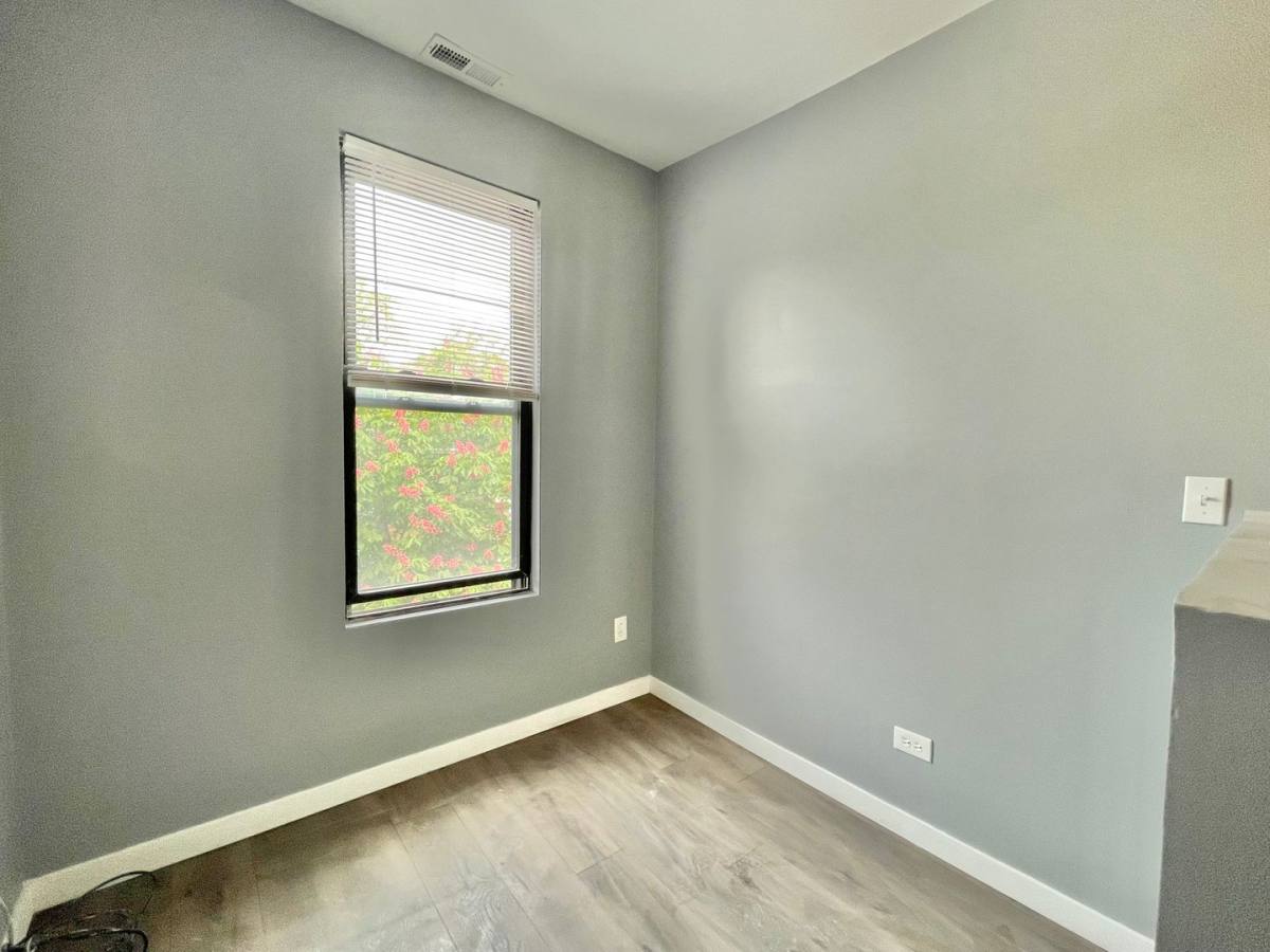 Apartment for rent at 1833 W 21st St, Chicago, IL 60608