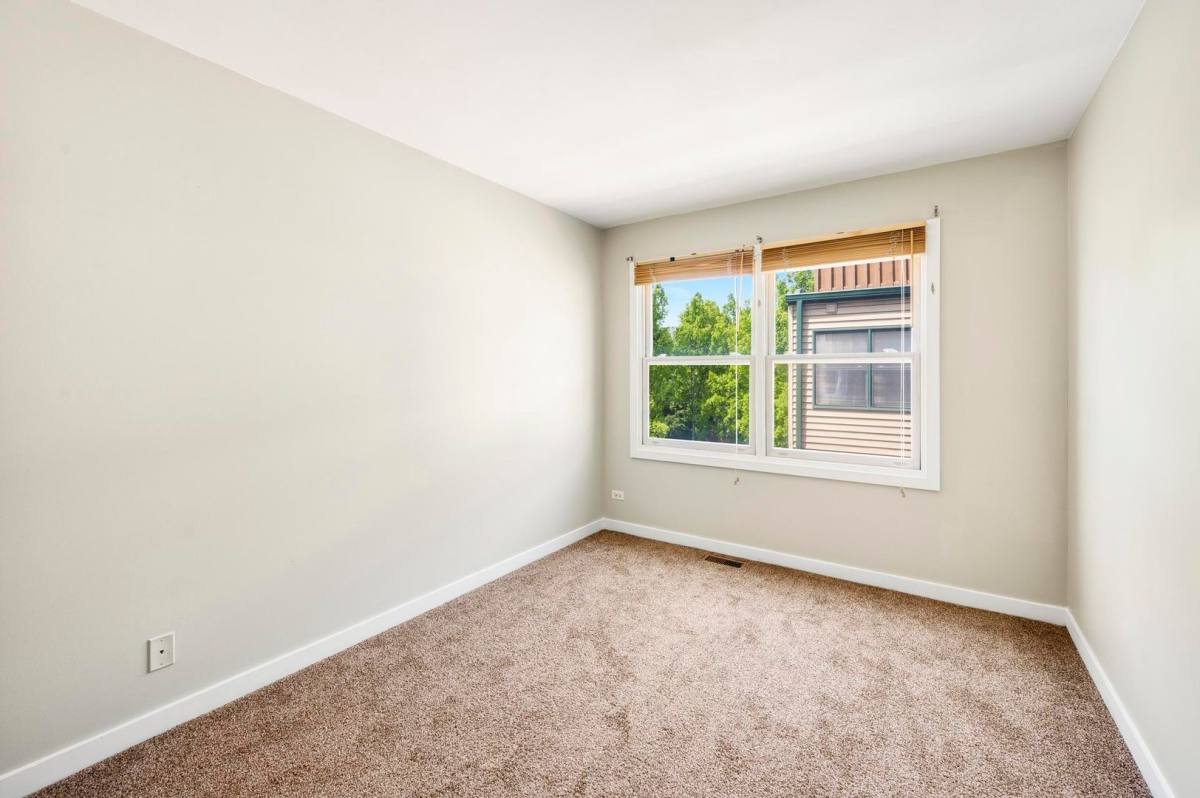 Townhouse for rent at 1812 S Dearborn St #12, Chicago, IL 60616