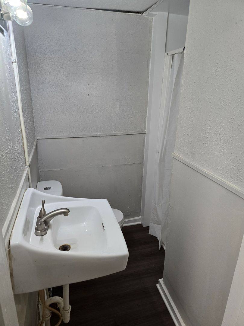 Apartment for rent at 1519 E Washington St, Muncie, IN 47305