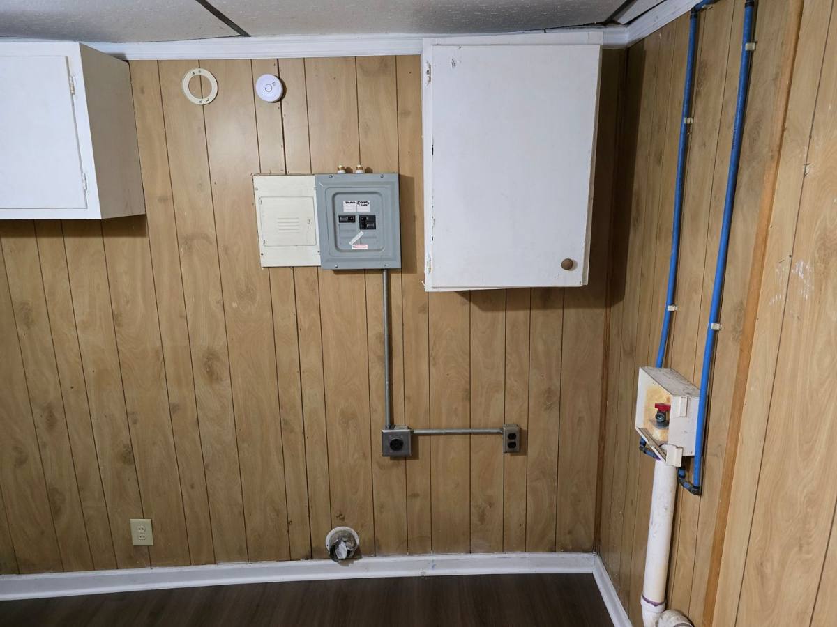 Apartment for rent at 1519 E Washington St, Muncie, IN 47305