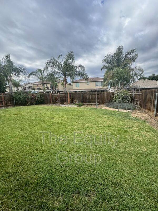 House for rent at 3142 W Sweet, Visalia, CA 93291