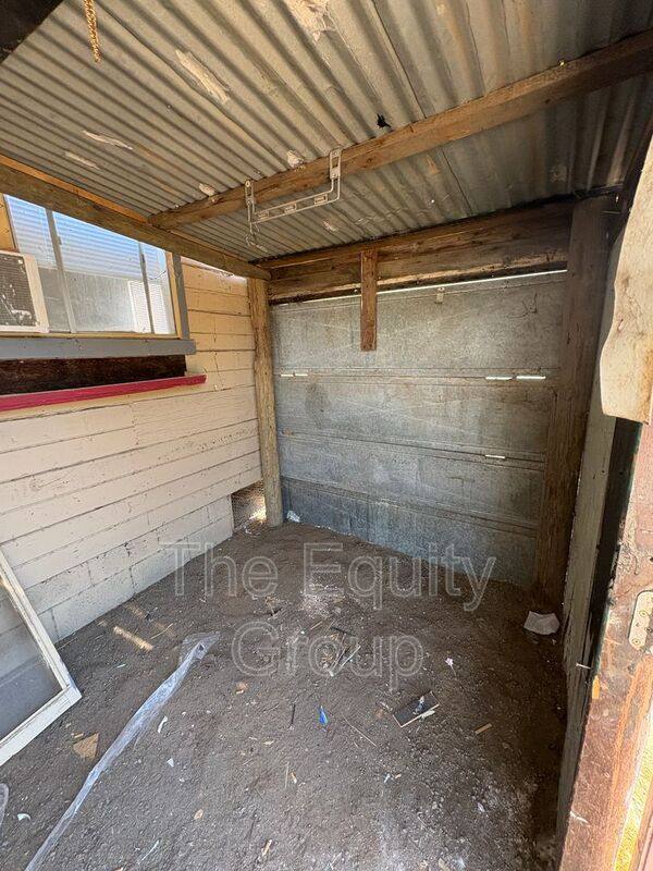 Apartment for rent at 10596 Lewis Dr #B, Dinuba, CA 93618