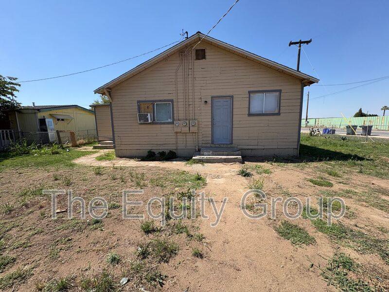Apartment for rent at 10596 Lewis Dr #B, Dinuba, CA 93618