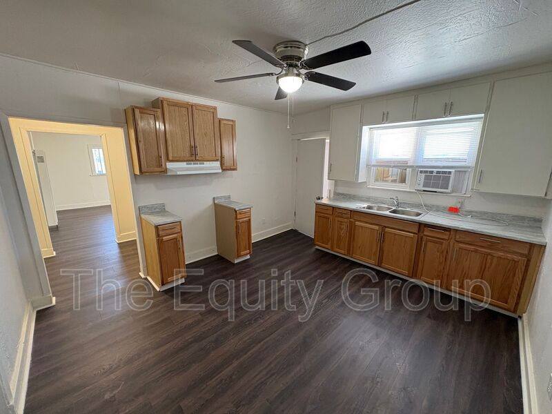 Apartment for rent at 10596 Lewis Dr #B, Dinuba, CA 93618