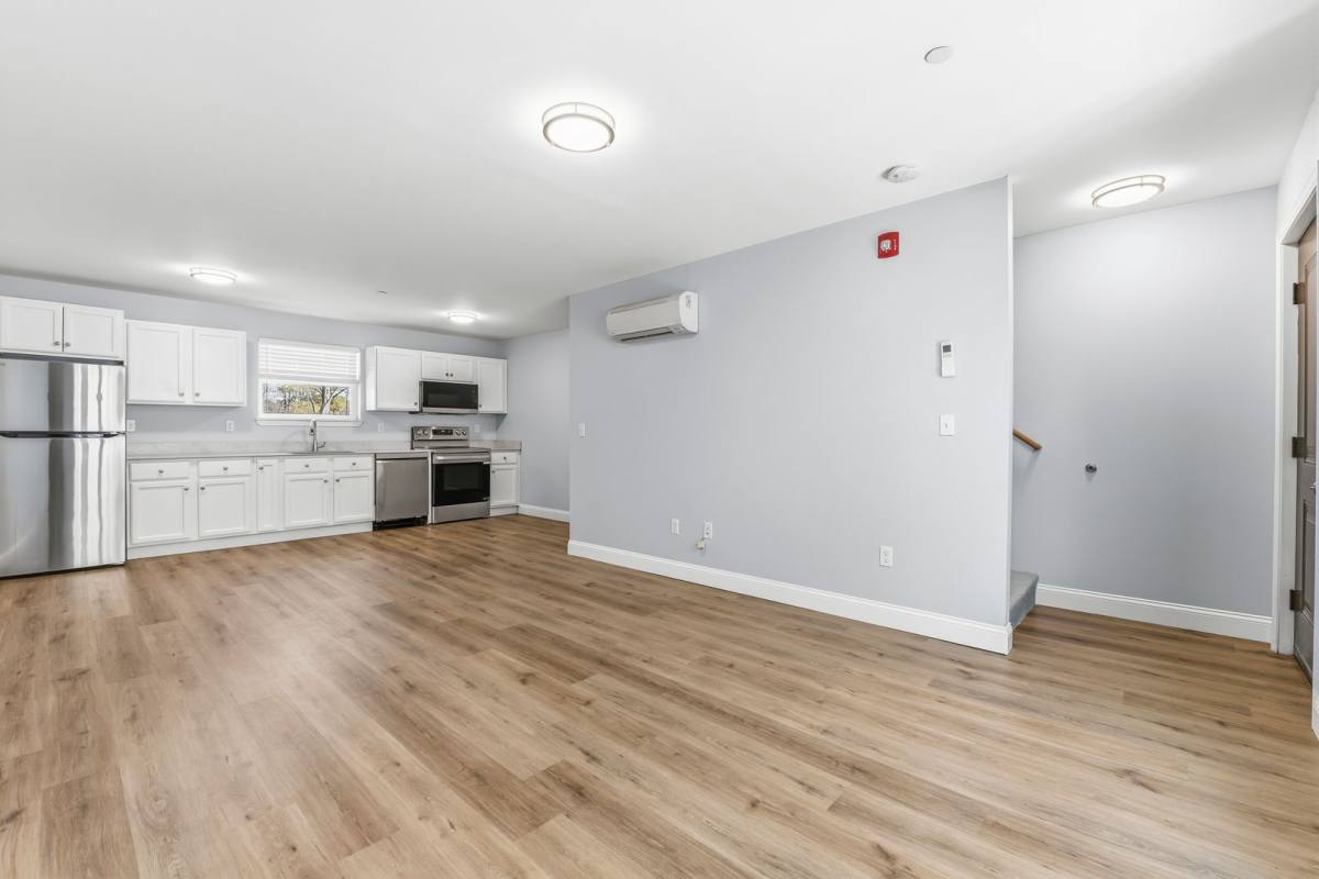 Apartment for rent at 4 US-Route 1 #3C, York, ME 03909