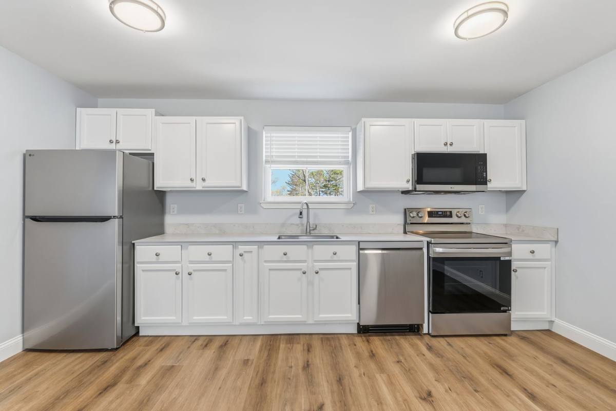 Apartment for rent at 4 US-Route 1 #3C, York, ME 03909
