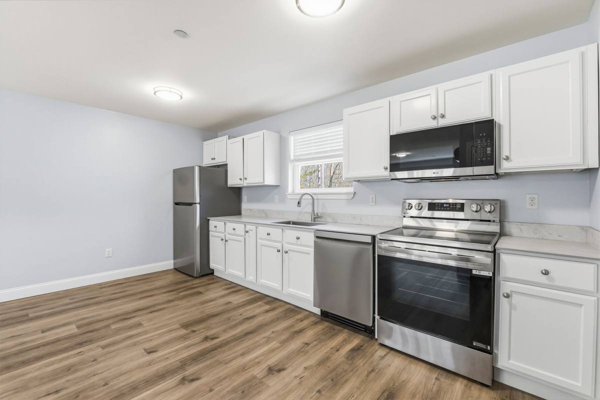 Apartment for rent at 4 US-Route 1 #3C, York, ME 03909