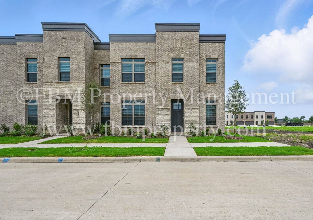 Townhouse for rent at 2121 Luna Dr, Waxahachie, TX 75165