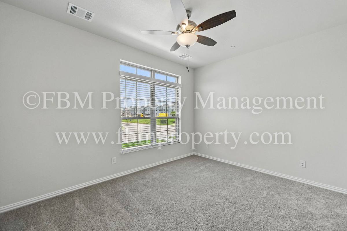 Townhouse for rent at 2121 Luna Dr, Waxahachie, TX 75165