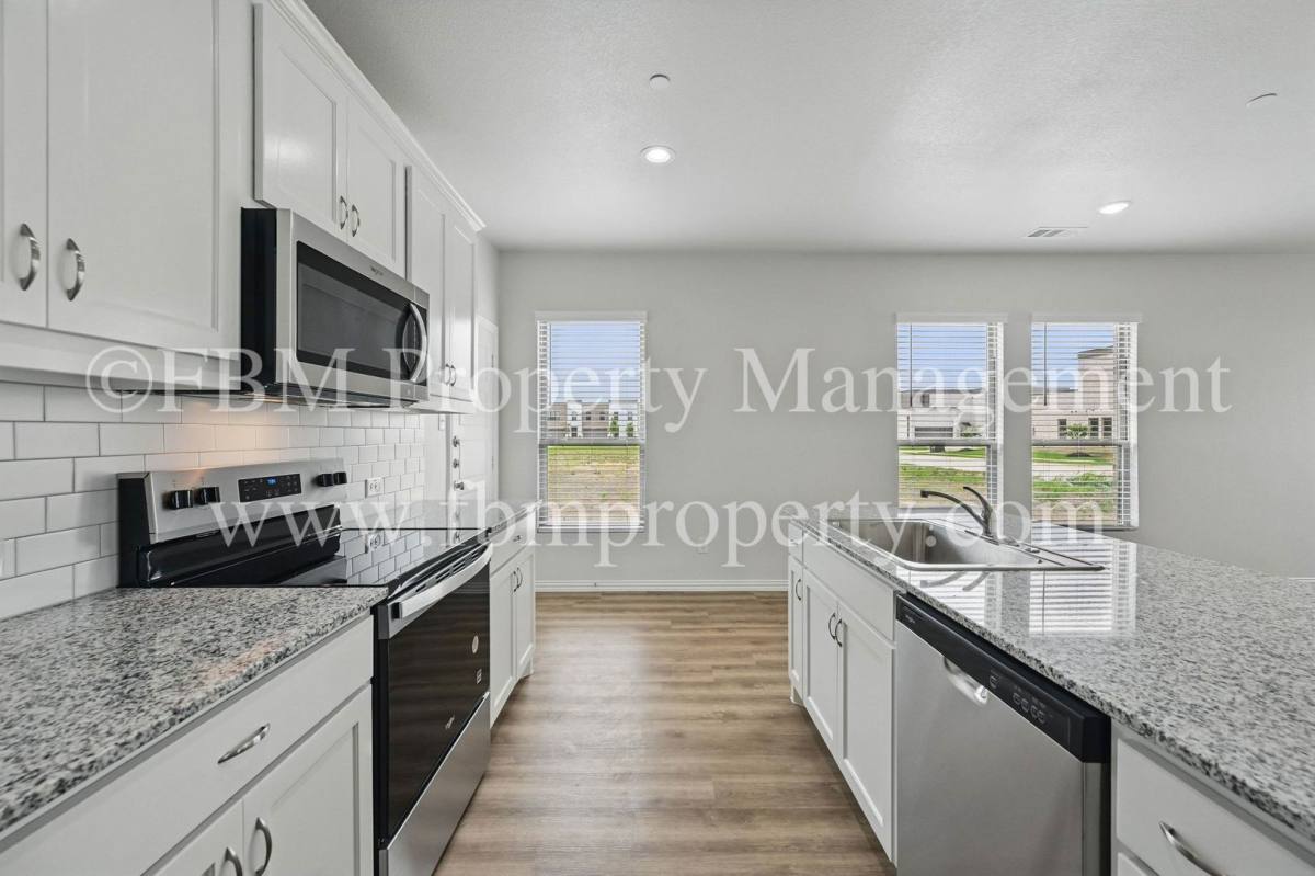 Townhouse for rent at 2121 Luna Dr, Waxahachie, TX 75165