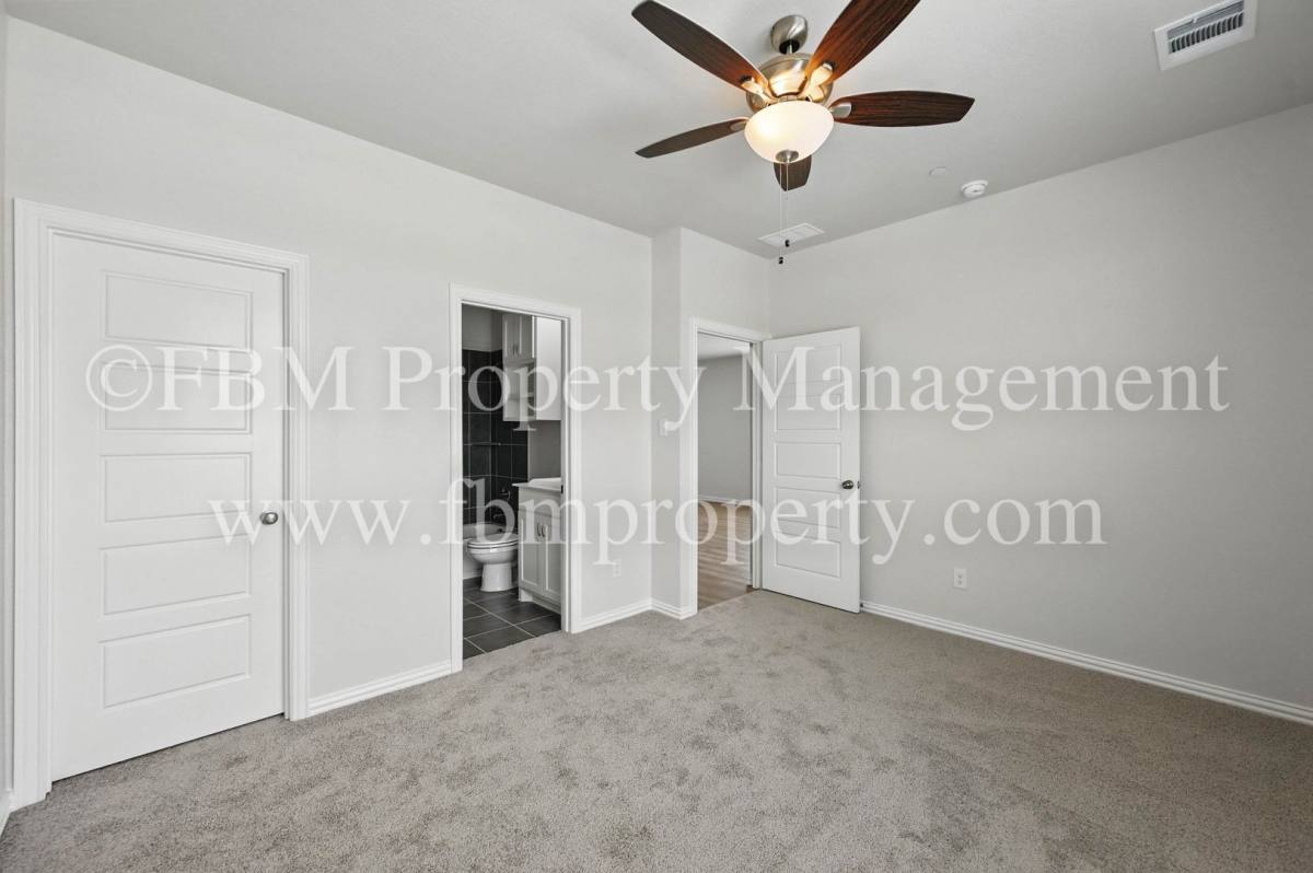 Townhouse for rent at 2121 Luna Dr, Waxahachie, TX 75165