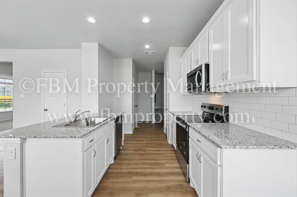 Townhouse for rent at 2121 Luna Dr, Waxahachie, TX 75165