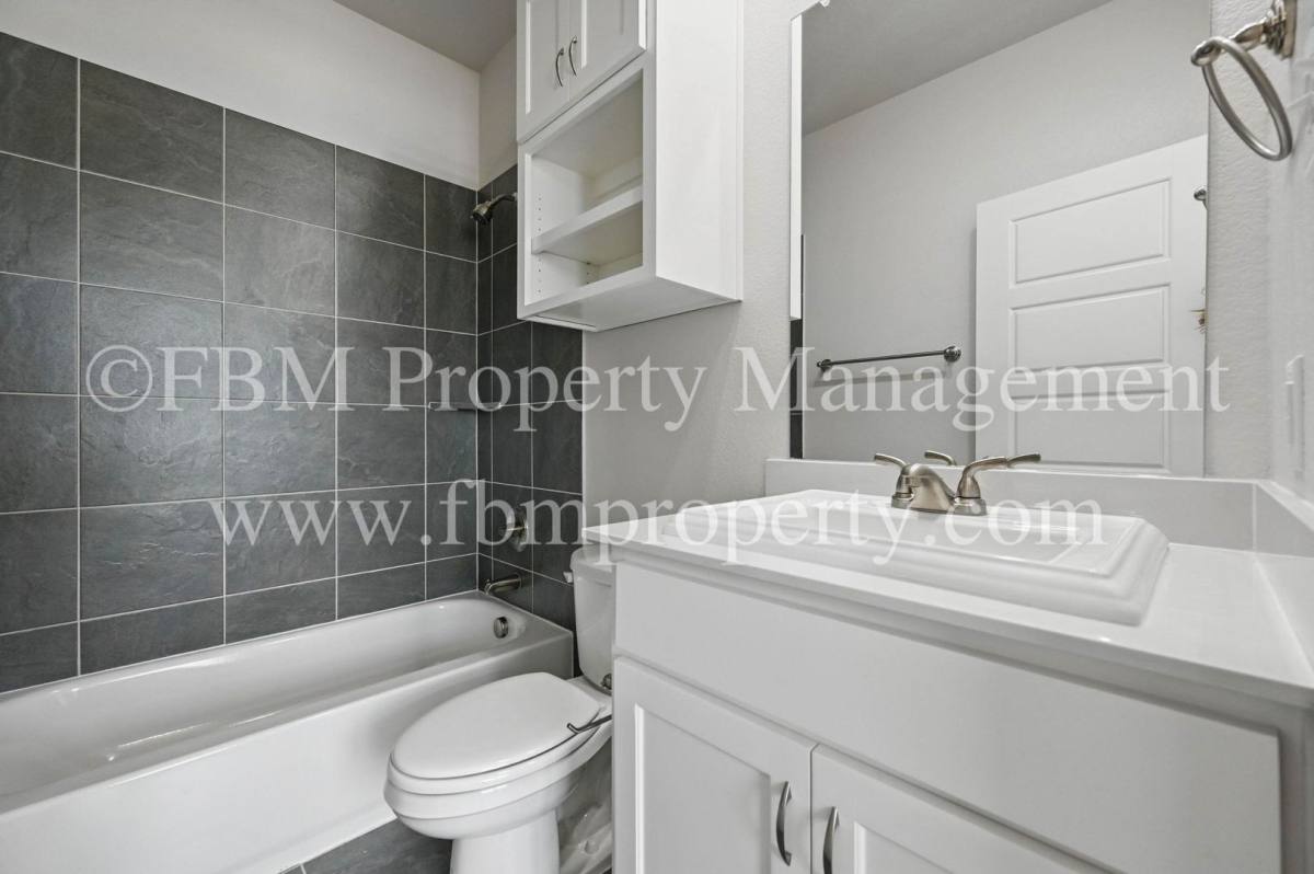 Townhouse for rent at 2121 Luna Dr, Waxahachie, TX 75165