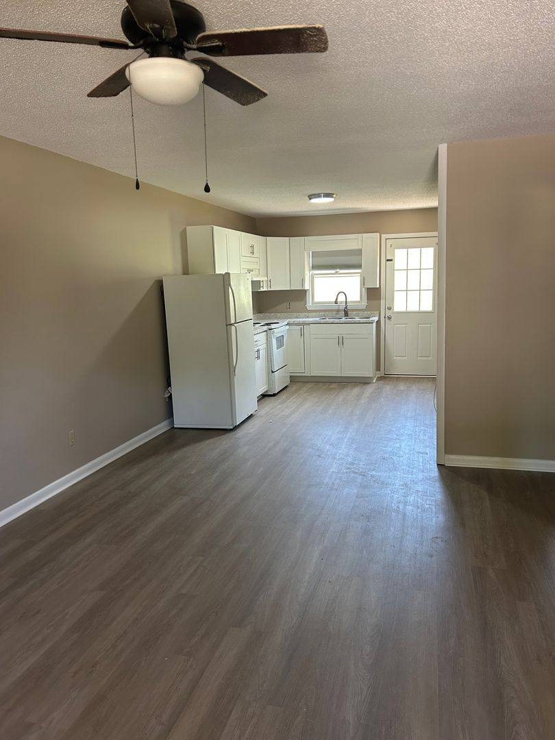Apartment for rent at 4274 Smokey Creek Rd, Lenoir, NC 28645