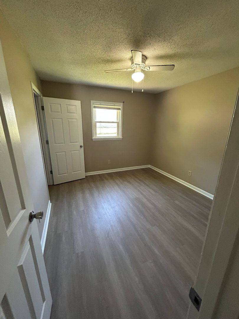 Apartment for rent at 4274 Smokey Creek Rd, Lenoir, NC 28645
