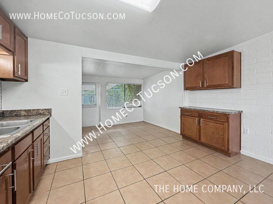 Townhouse for rent at 4938 S Highland Dr, Tucson, AZ 85706