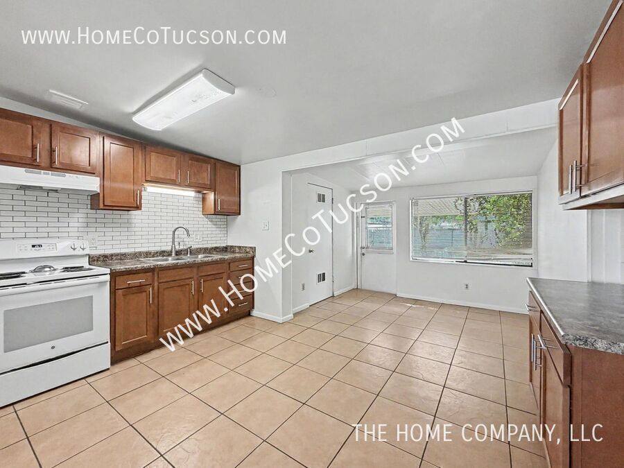 Townhouse for rent at 4938 S Highland Dr, Tucson, AZ 85706