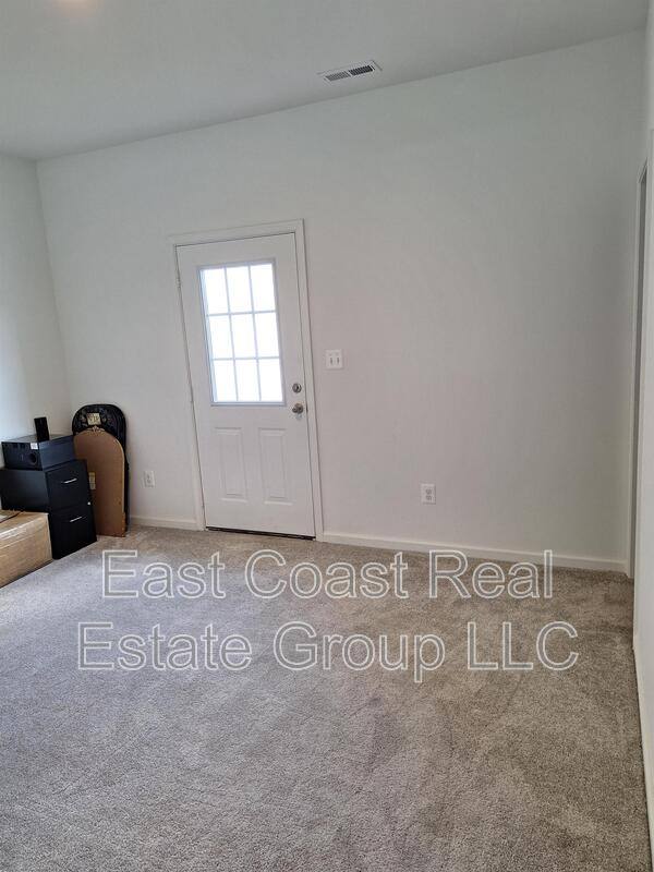 Townhouse for rent at 408 Slick Terrace, Martinsburg, WV 25403