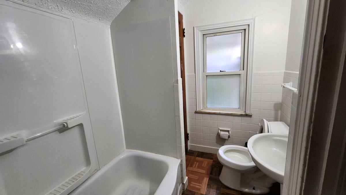 House for rent at 22370 Tracy Ave, Euclid, OH 44123