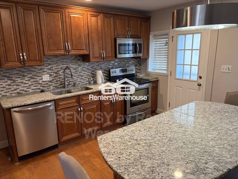 Townhouse for rent at 611 Cheraton Rd, Brooklyn, MD 21225