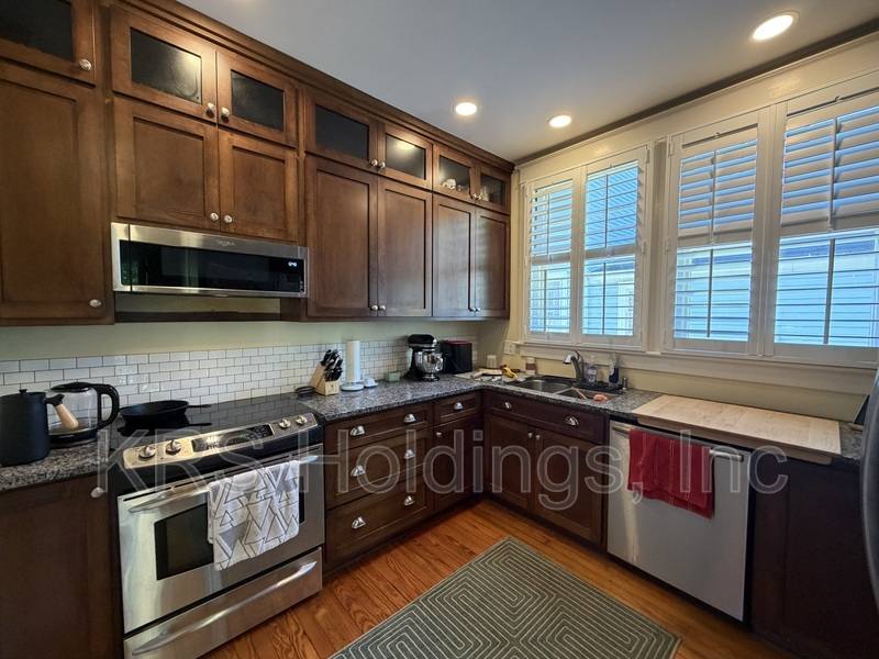 House for rent at 622 S Armistead Ave, Hampton, VA 23669