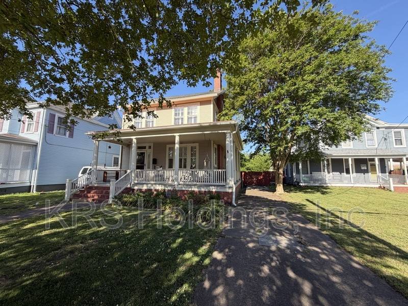 House for rent at 622 S Armistead Ave, Hampton, VA 23669
