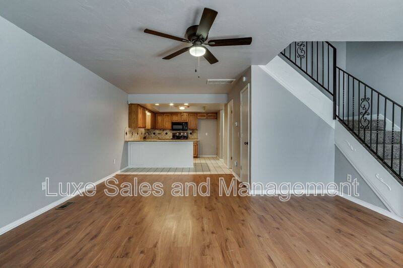 Townhouse for rent at 13813 Fairhill Ave, Edmond, OK 73003