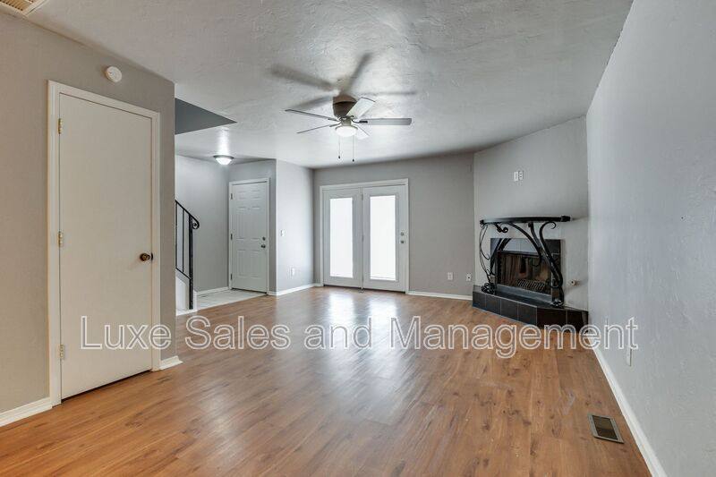 Townhouse for rent at 13813 Fairhill Ave, Edmond, OK 73003