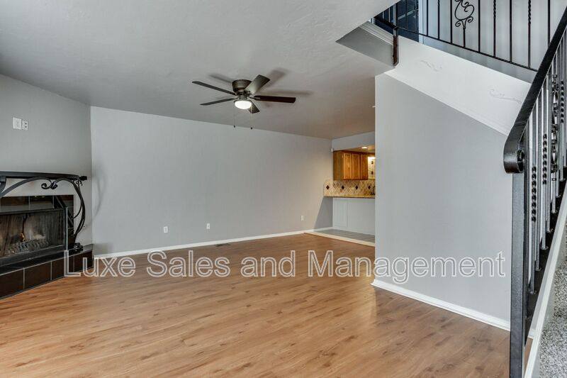 Townhouse for rent at 13813 Fairhill Ave, Edmond, OK 73003