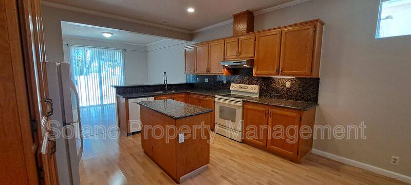 House for rent at 320 Stamper Circle, Suisun City, CA 94585