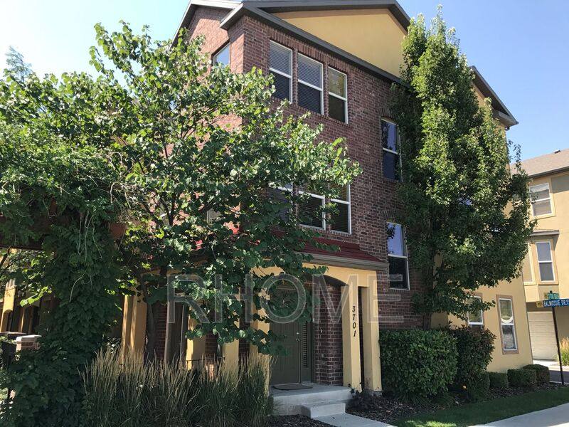 Townhouse for rent at 3701 S Balmossie Lane, Salt Lake City, UT 84115