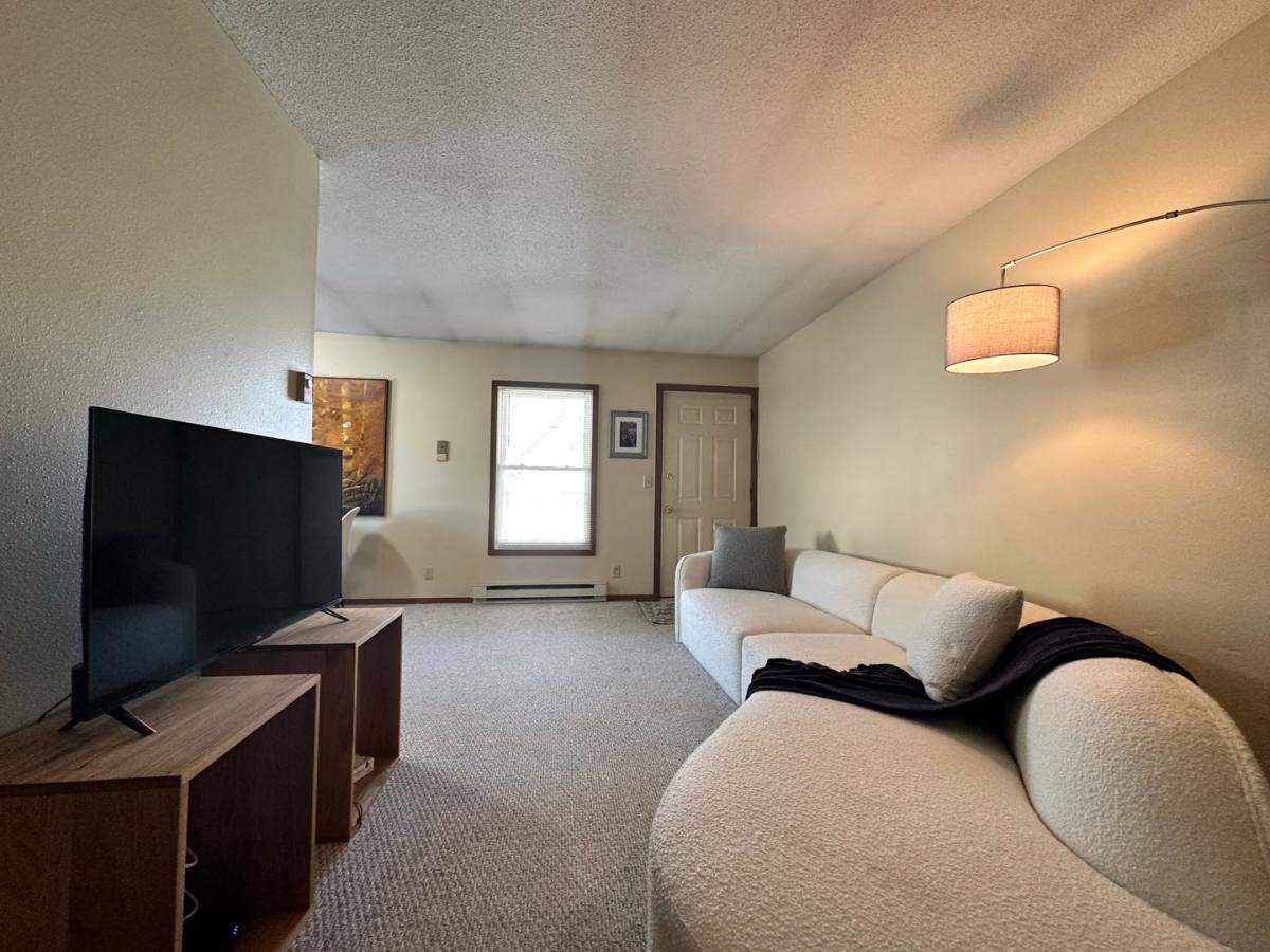 Apartment for rent at 3210 Oak Knoll Dr, Eau Claire, WI 54701