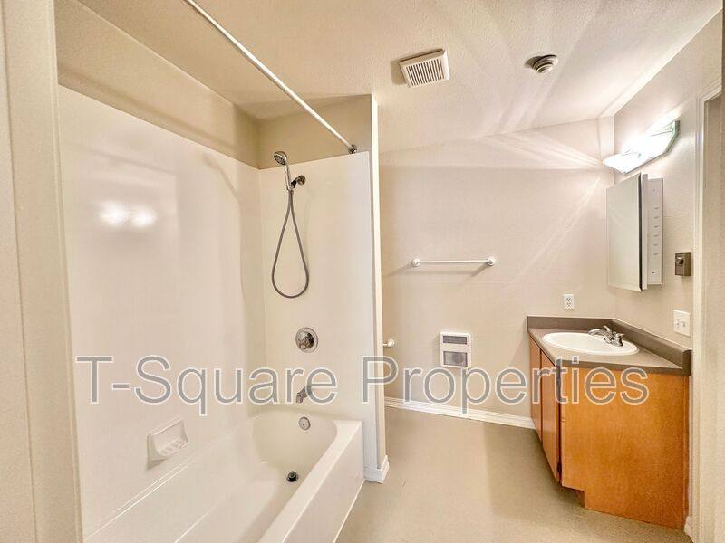 Apartment for rent at 9525 NE 180th St #306, Bothell, WA 98011
