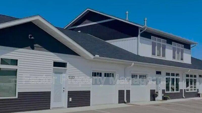Townhouse for rent at 312 Prairie Rose Trail, Mankato, MN 56001