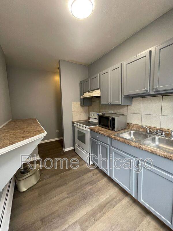 Apartment for rent at 6938 S Clyde Ave #310, Chicago, IL 60649