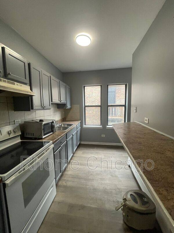 Apartment for rent at 6938 S Clyde Ave #310, Chicago, IL 60649
