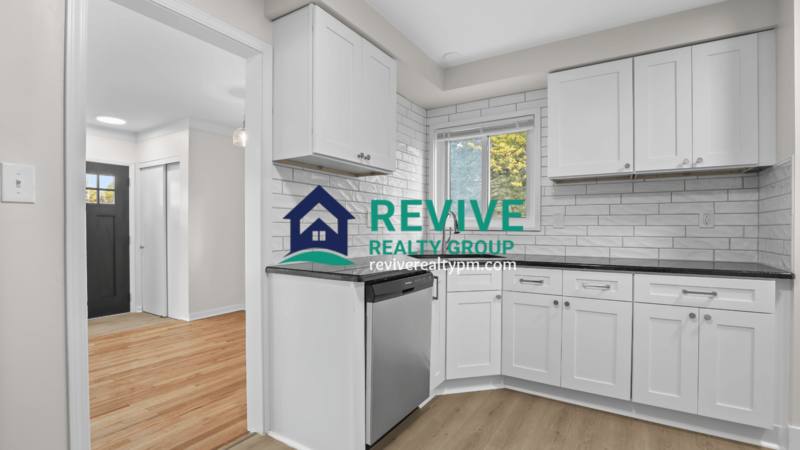 House for rent at 36665 Angeline Circle, Livonia, MI 48150