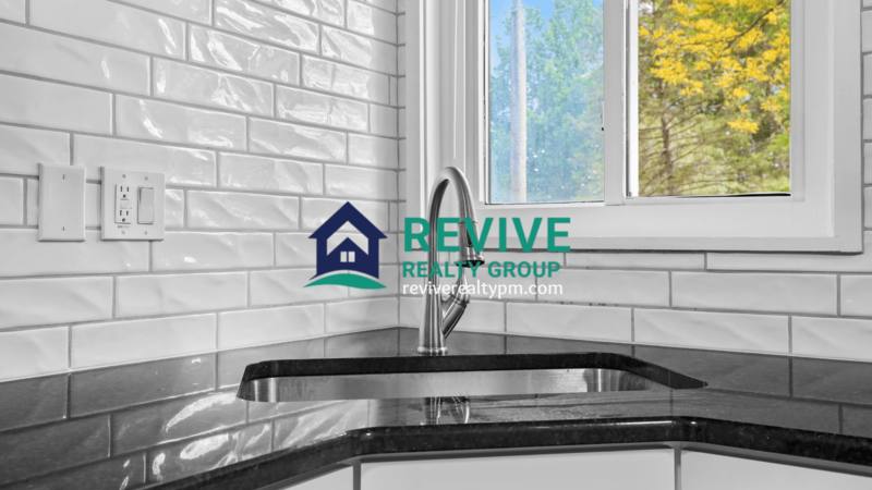 House for rent at 36665 Angeline Circle, Livonia, MI 48150