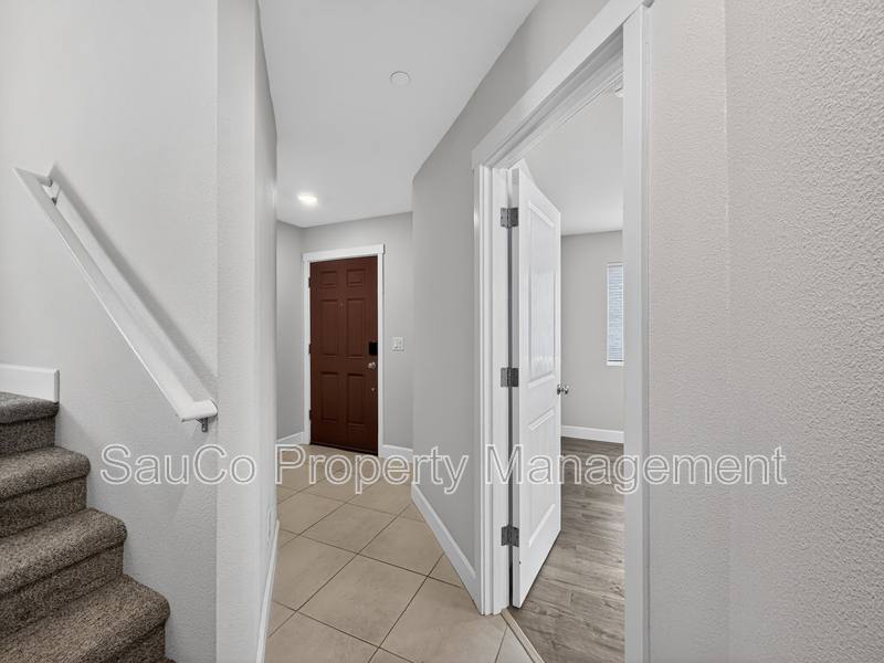 Townhouse for rent at 17022 SW Lemongrass Lane, Portland, OR 97223