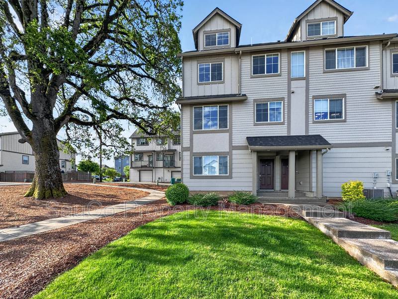 Townhouse for rent at 17022 SW Lemongrass Lane, Portland, OR 97223