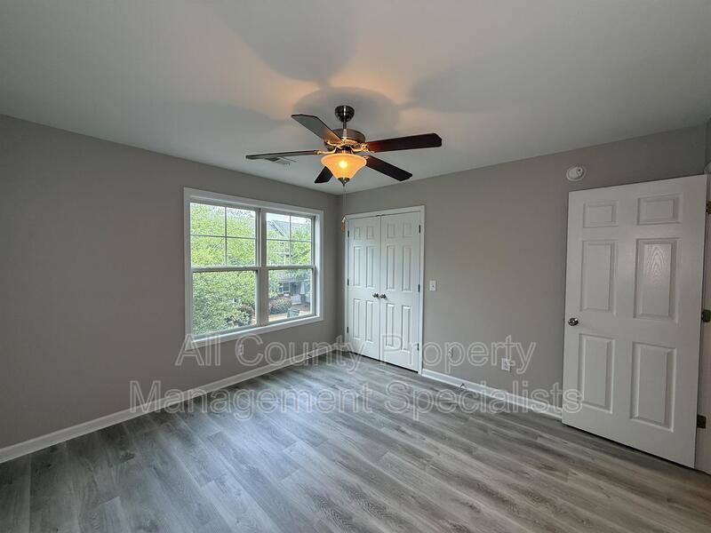 Townhouse for rent at 833 Forest Park Rd, Columbia, SC 29209