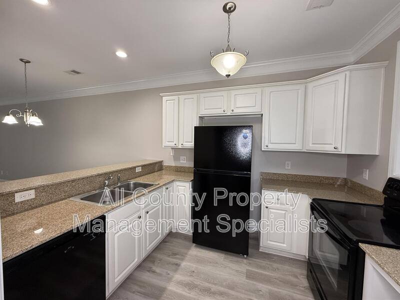 Townhouse for rent at 833 Forest Park Rd, Columbia, SC 29209