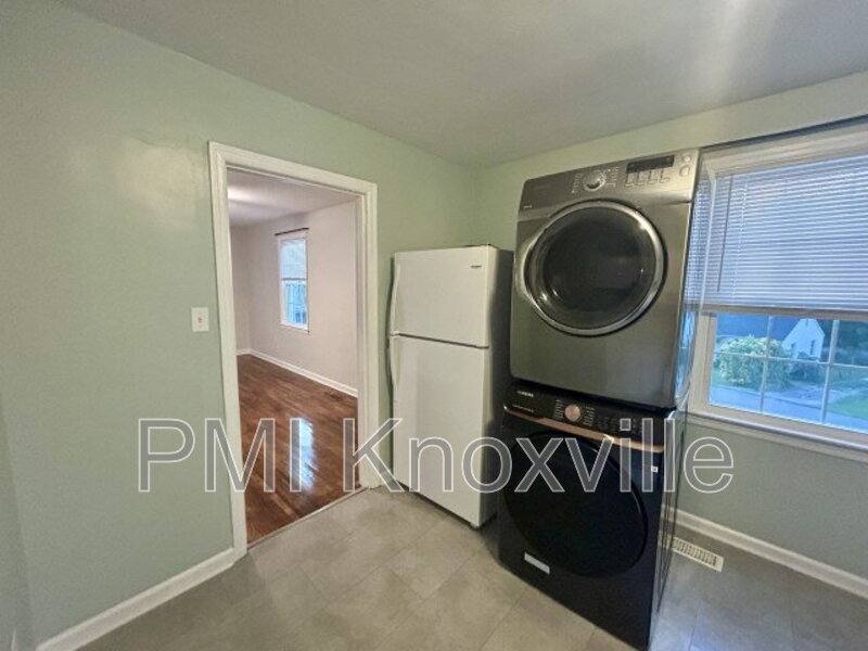 House for rent at 926 Ledgerwood Ave, Knoxville, TN 37917