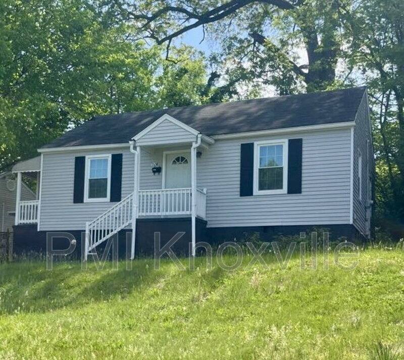 House for rent at 926 Ledgerwood Ave, Knoxville, TN 37917