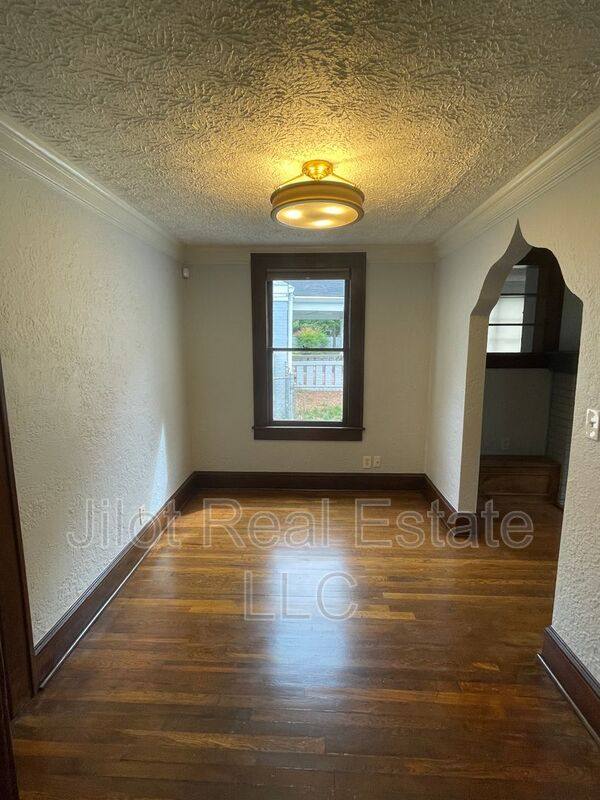 House for rent at 1845 Lakewood Terrace SE, Atlanta, GA 30315
