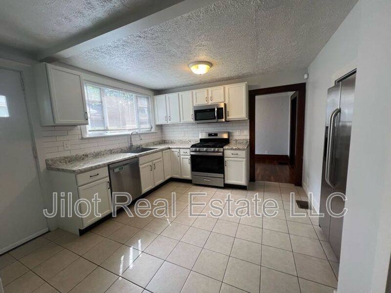 House for rent at 1845 Lakewood Terrace SE, Atlanta, GA 30315