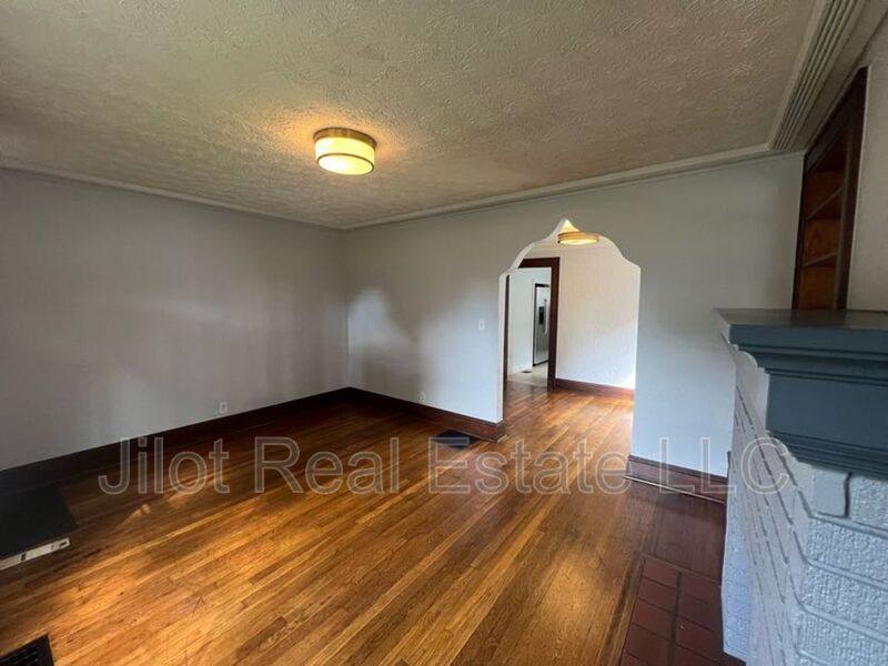 House for rent at 1845 Lakewood Terrace SE, Atlanta, GA 30315