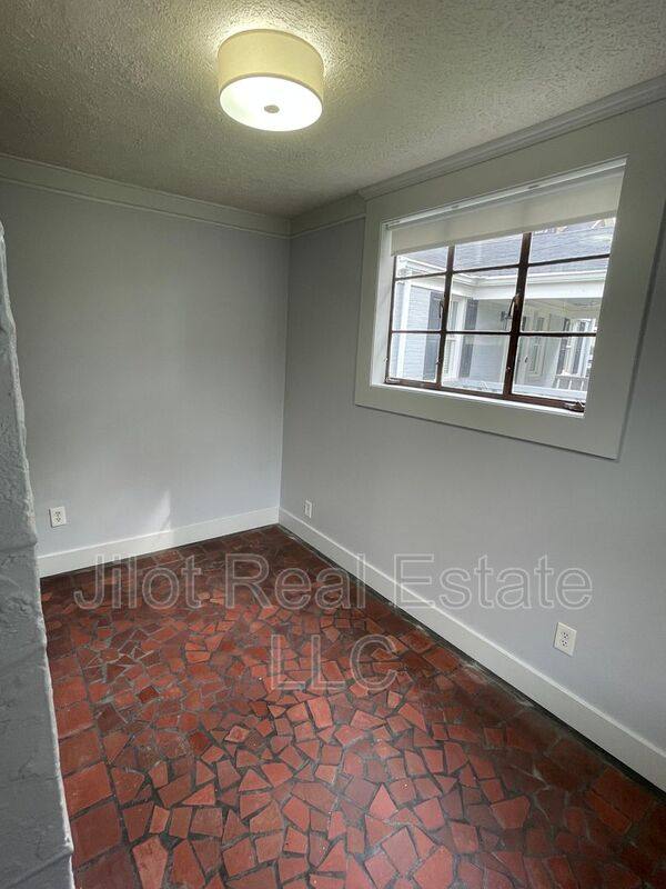 House for rent at 1845 Lakewood Terrace SE, Atlanta, GA 30315