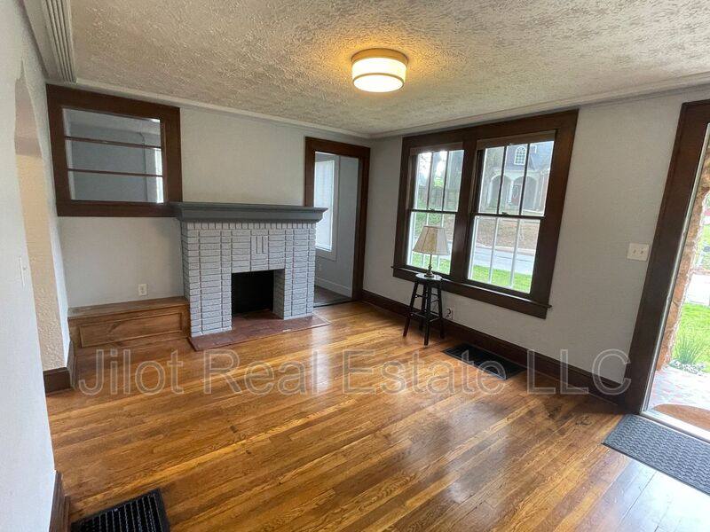 House for rent at 1845 Lakewood Terrace SE, Atlanta, GA 30315
